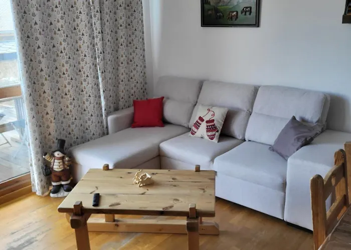 3 Pièces à - 6 Personnes *
